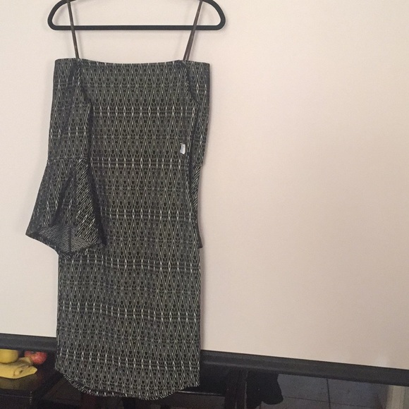 Nordstrom’s THML off shoulders 🛎 sleeves 👗 SM - Picture 5 of 8